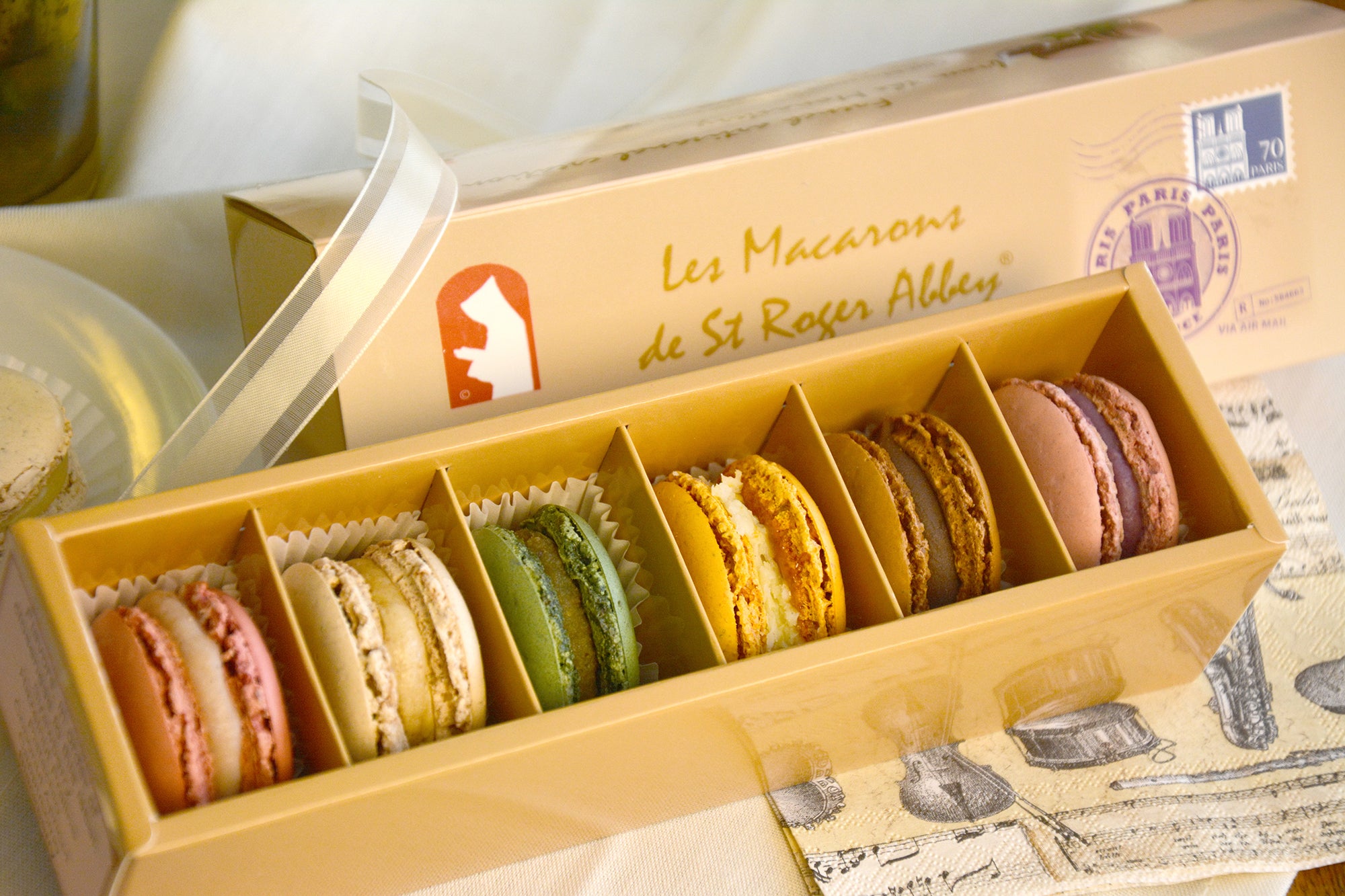 Organic Paris Notre Dame 6-French Macaron Assortment
