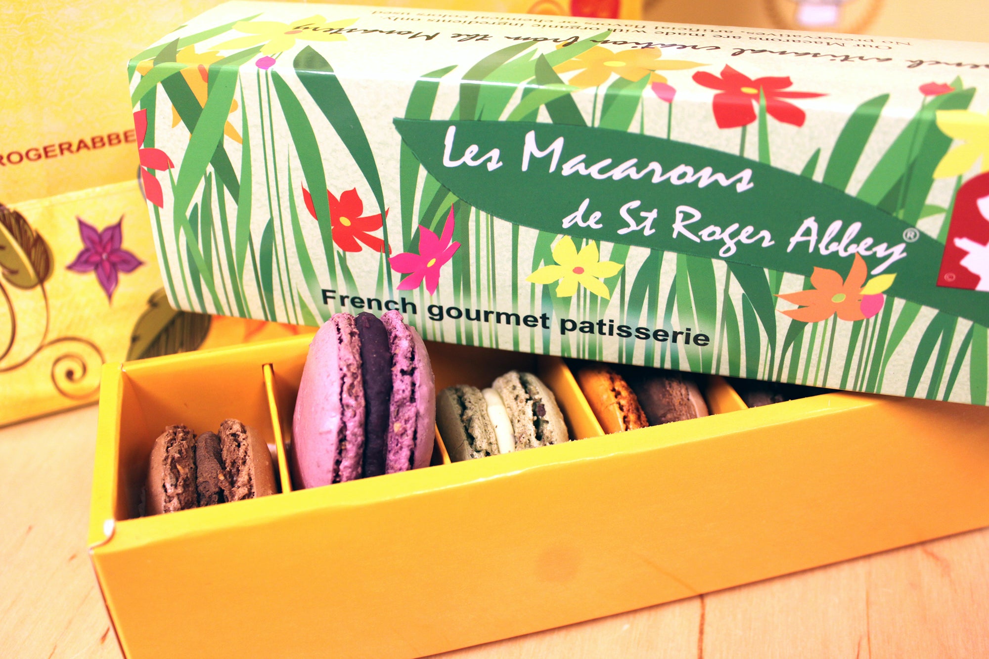 Organic Green Fashion 6-French Macaron Assortment